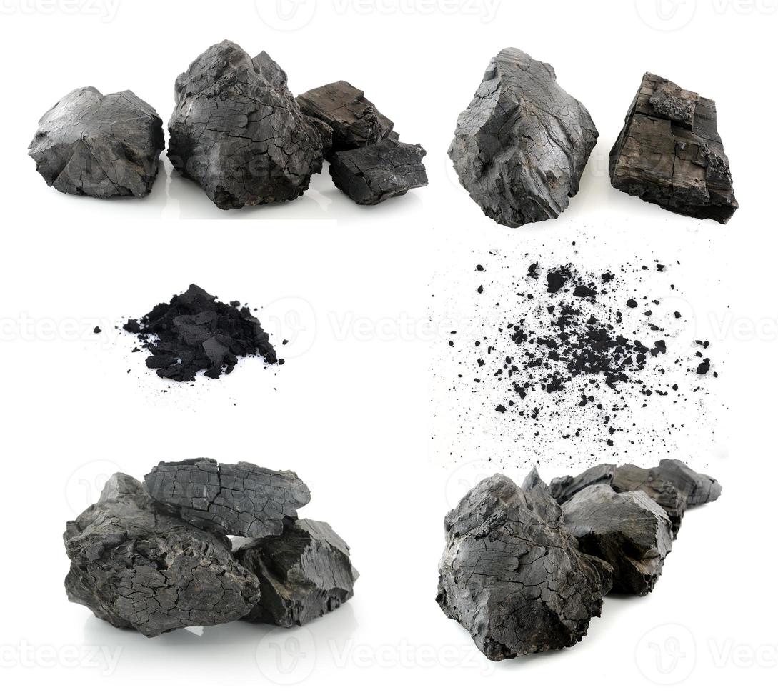 charbon sur fond blanc photo