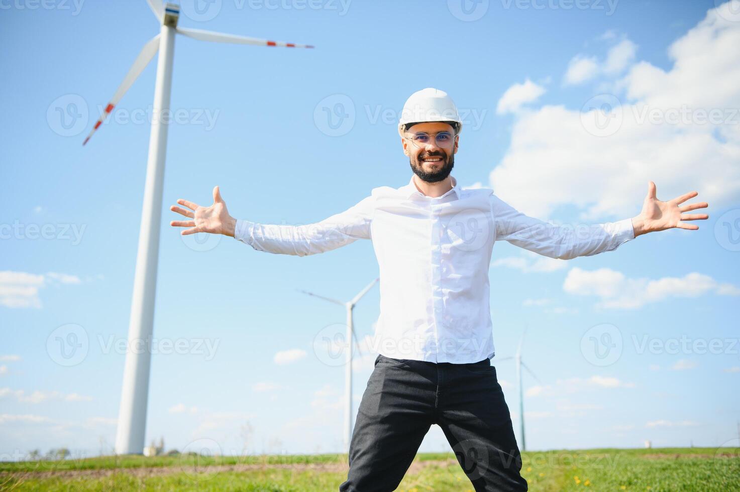 Puissance ingénieur sont travail avec vent turbines. photo