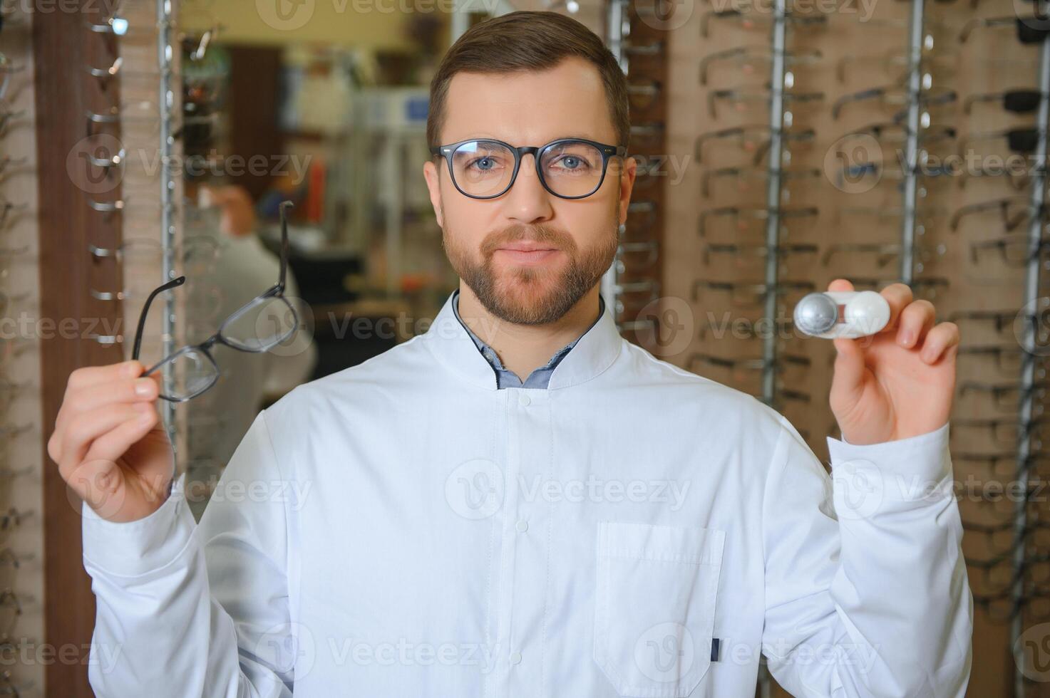 œil médecin choisir entre lunettes et lentilles permanent dans le cabinet photo