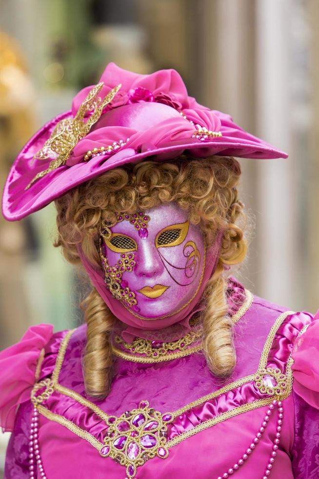 Venise, Italie, 10 février 2013 - personne non identifiée avec masque de carnaval vénitien à Venise, Italie. à 2013 il se tient du 26 janvier au 12 février. photo