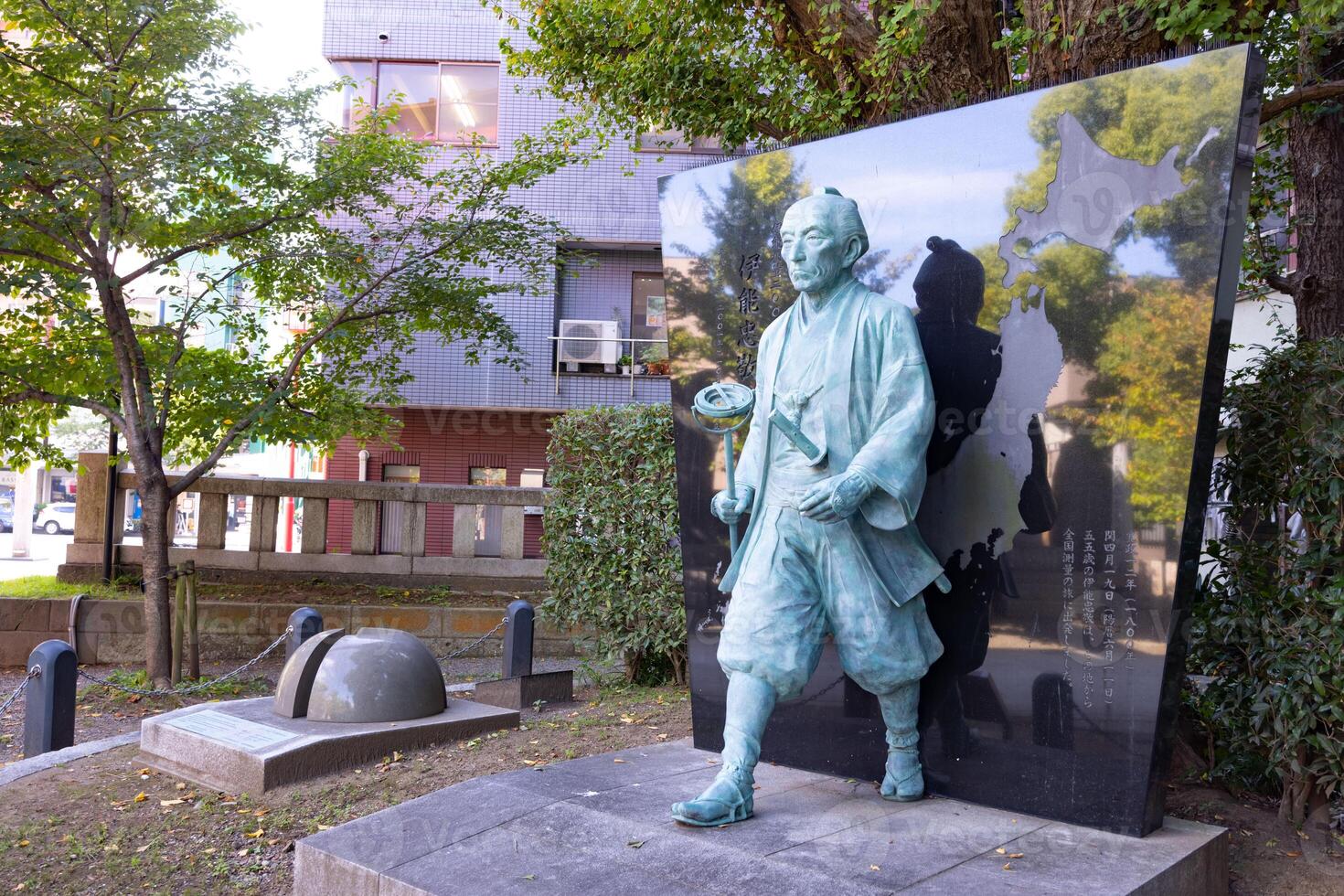 une Japonais pierre statue à Tomioka tombeau avec fond photo