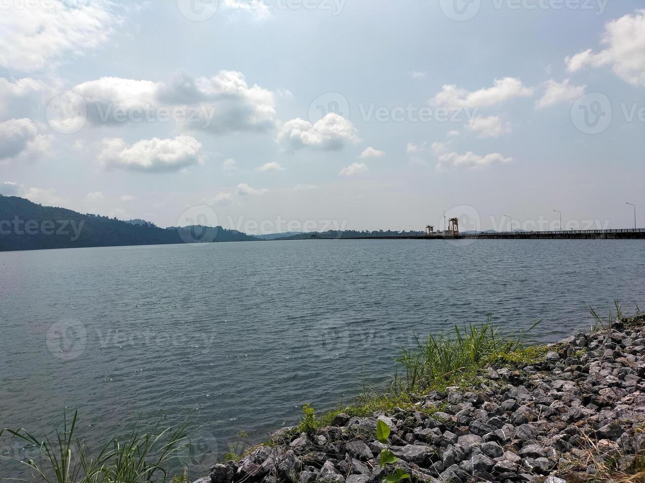 paysage vue de khundan prakanchon barrage, Nakhon nayok Province photo