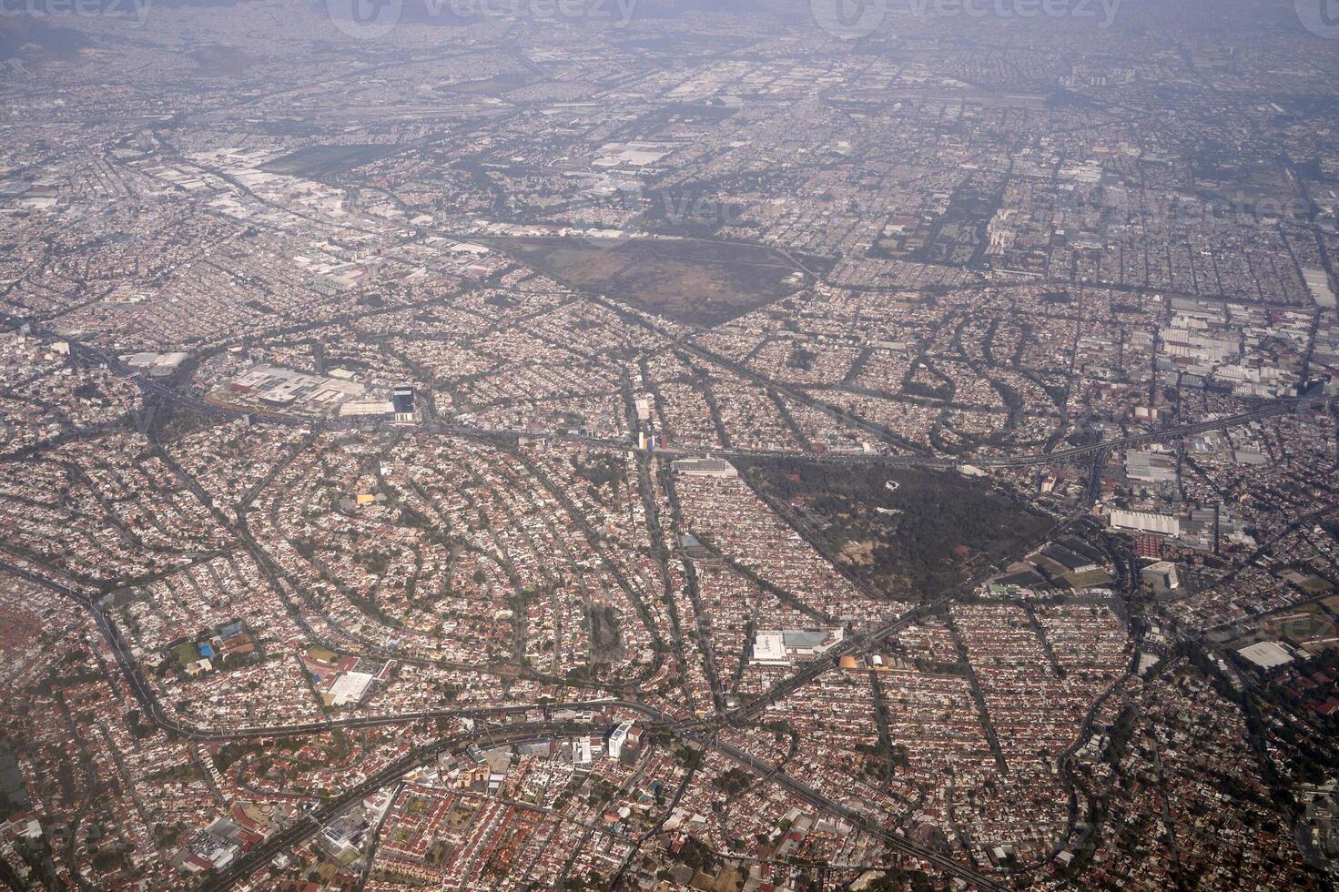 mexique ville vue aérienne paysage d'avion photo