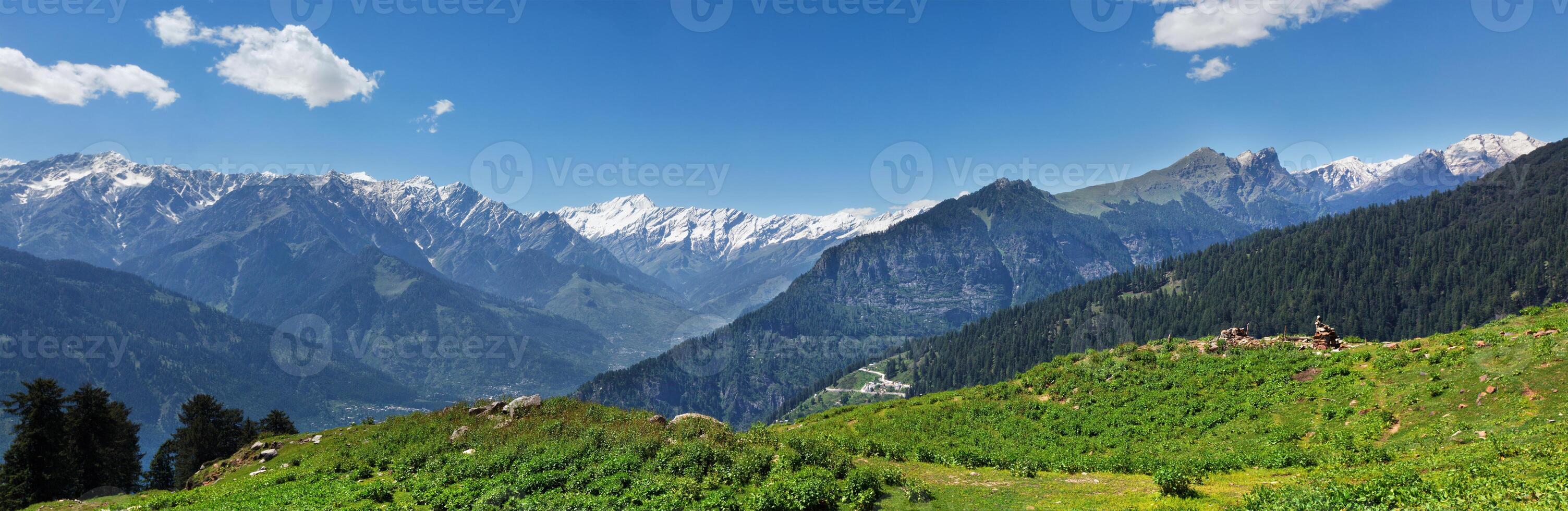 panorama de l'Himalaya, Inde photo