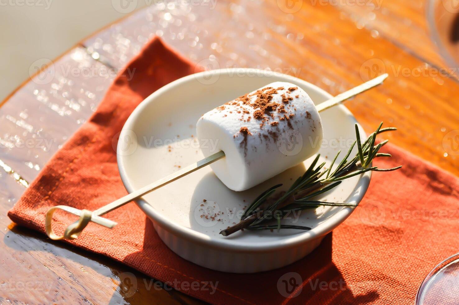 guimauve avec Chocolat poudre Garniture ou guimauve pour fondue photo