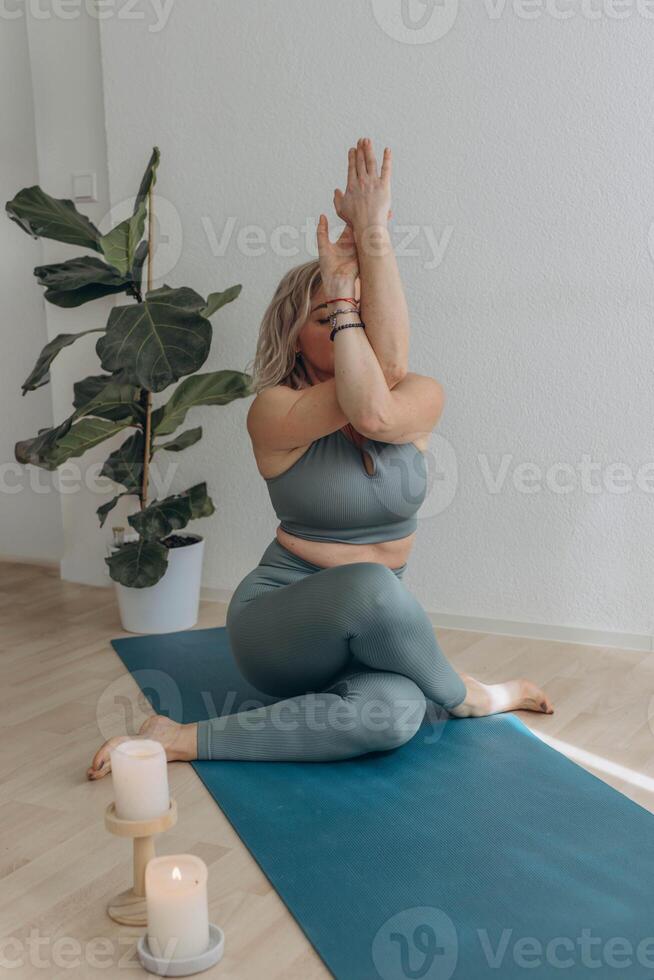 une 50 ans femme Est-ce que yoga à Accueil photo