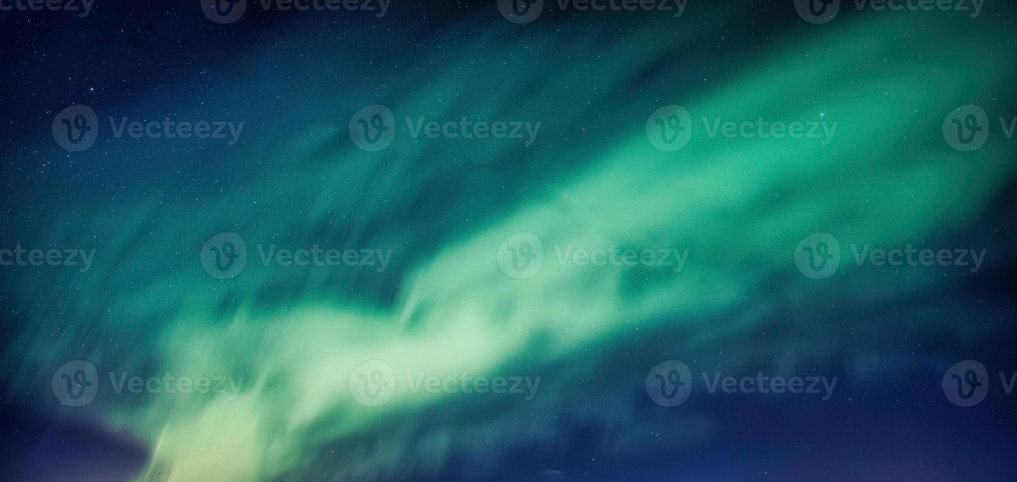 magnifique aurore borealis et étoilé embrasé dans le nuit ciel sur Arctique cercle photo