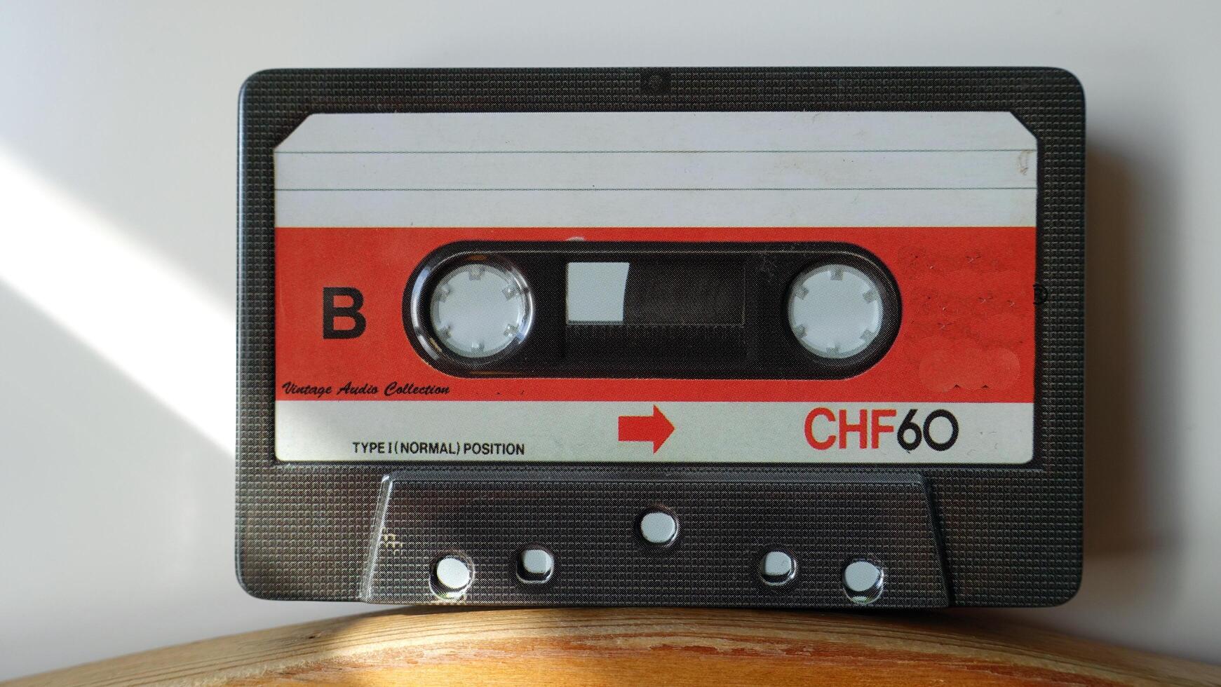 un l'audio cassette, une ancien objet cette encore travaux très bien photo