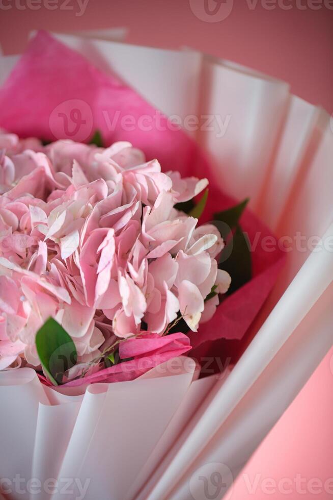 rose fleur bouquet dans papier sac photo