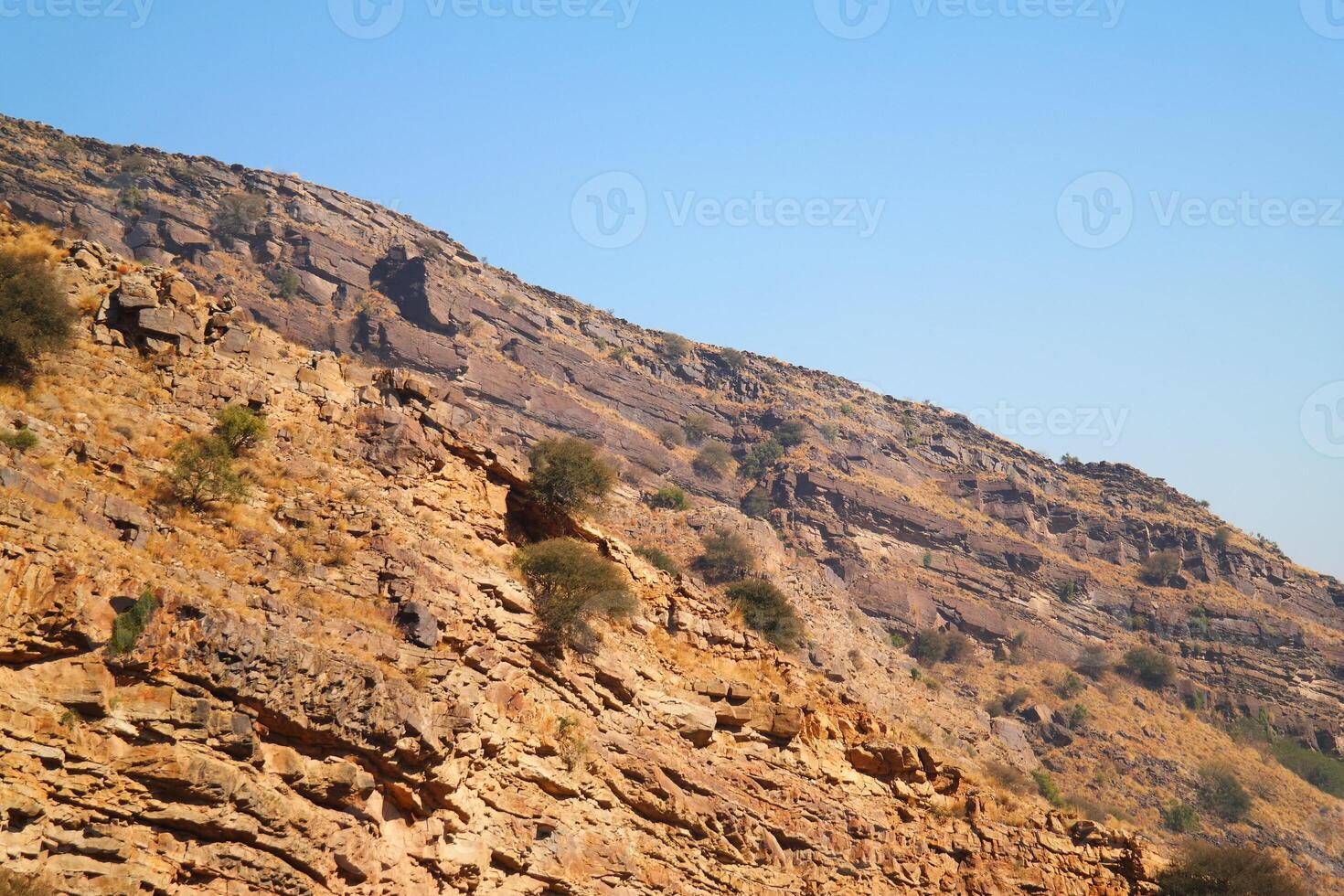 collines dans baloutchistan Province de Pakistan sur décembre 24, 2023. photo