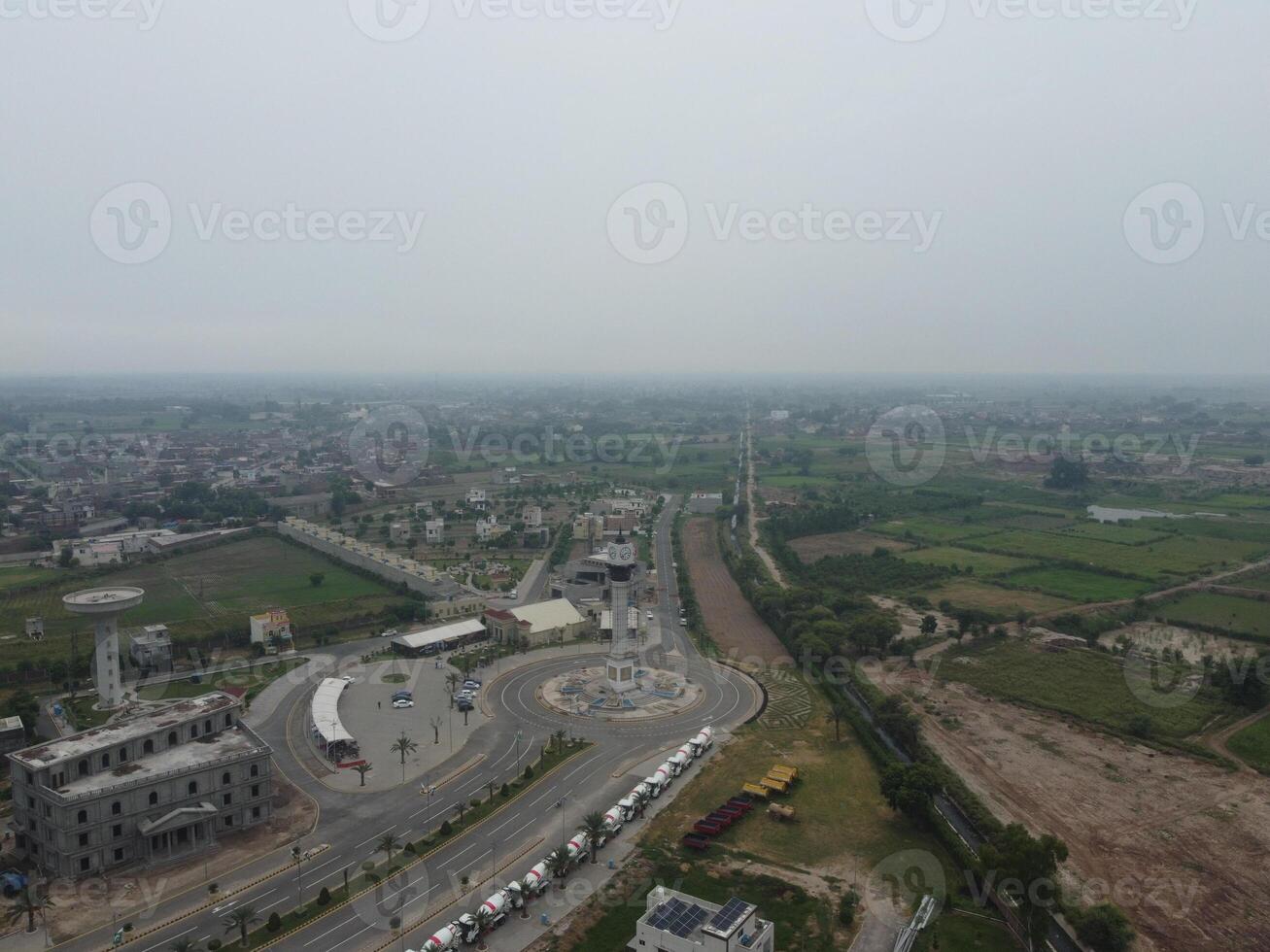 haute angle vue avec drone de Ouest Marina logement société dans lahore Pakistan sur novembre 07, 2023 photo