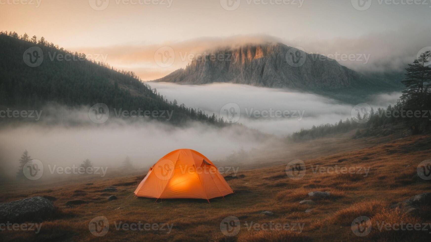 une camping tente dans le montagnes photo