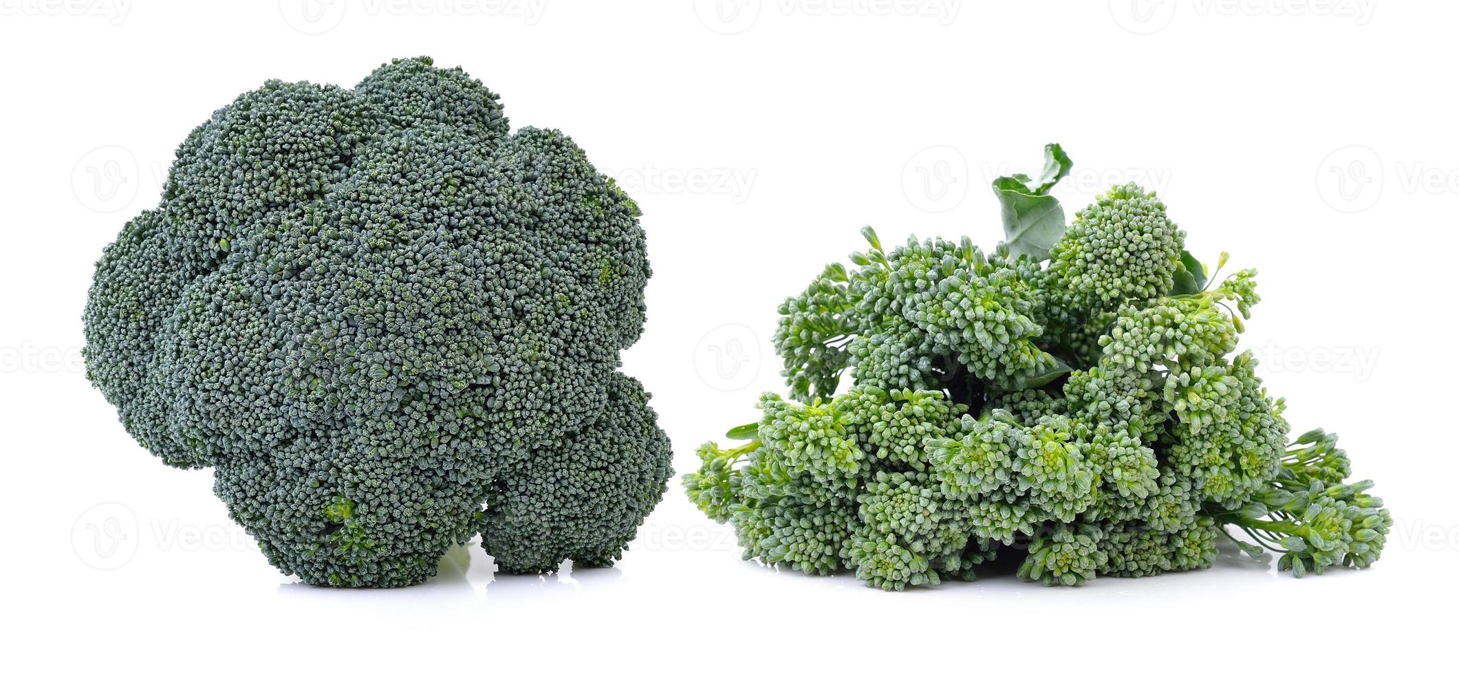 brocoli sur fond blanc photo