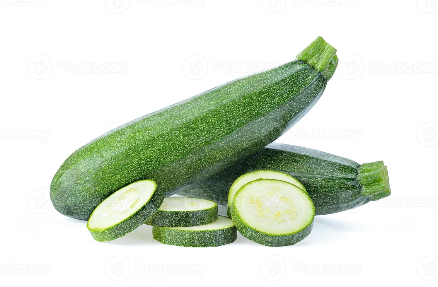 courgettes isolé sur fond blanc photo