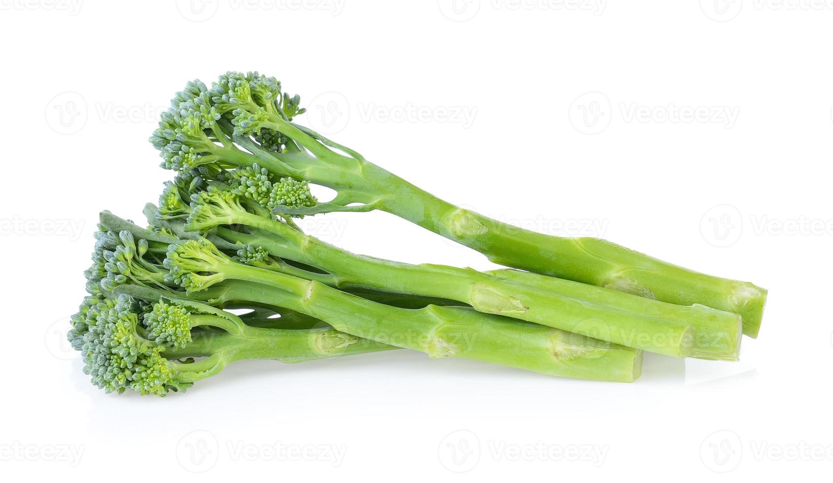 brocoli isolé sur fond blanc photo