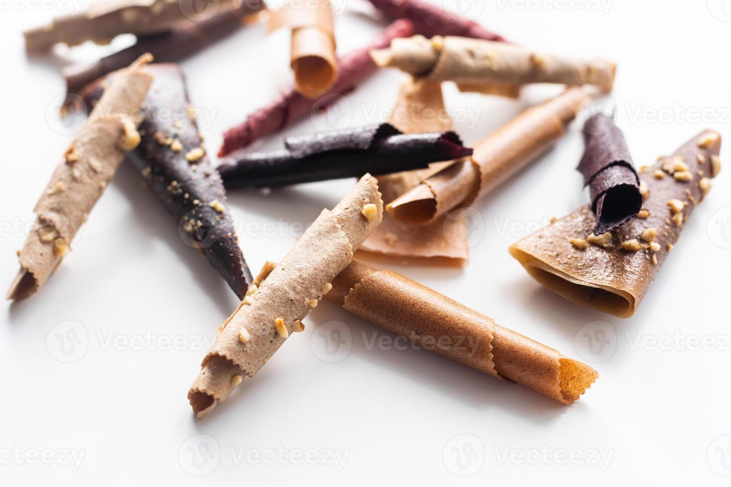 fruit pastille. fruit cuir isolé sur une blanc Contexte. photo