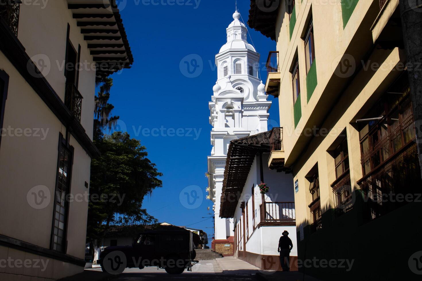 magnifique ensoleillé journée à le patrimoine ville de salamine situé à le caldas département dans Colombie. photo