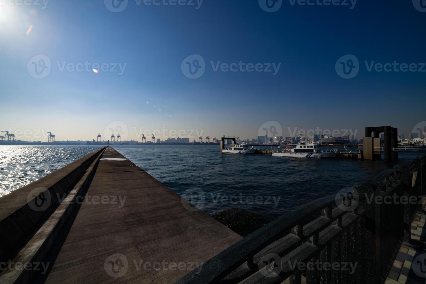 une navire près le Port dans Aomi tokyo large coup photo