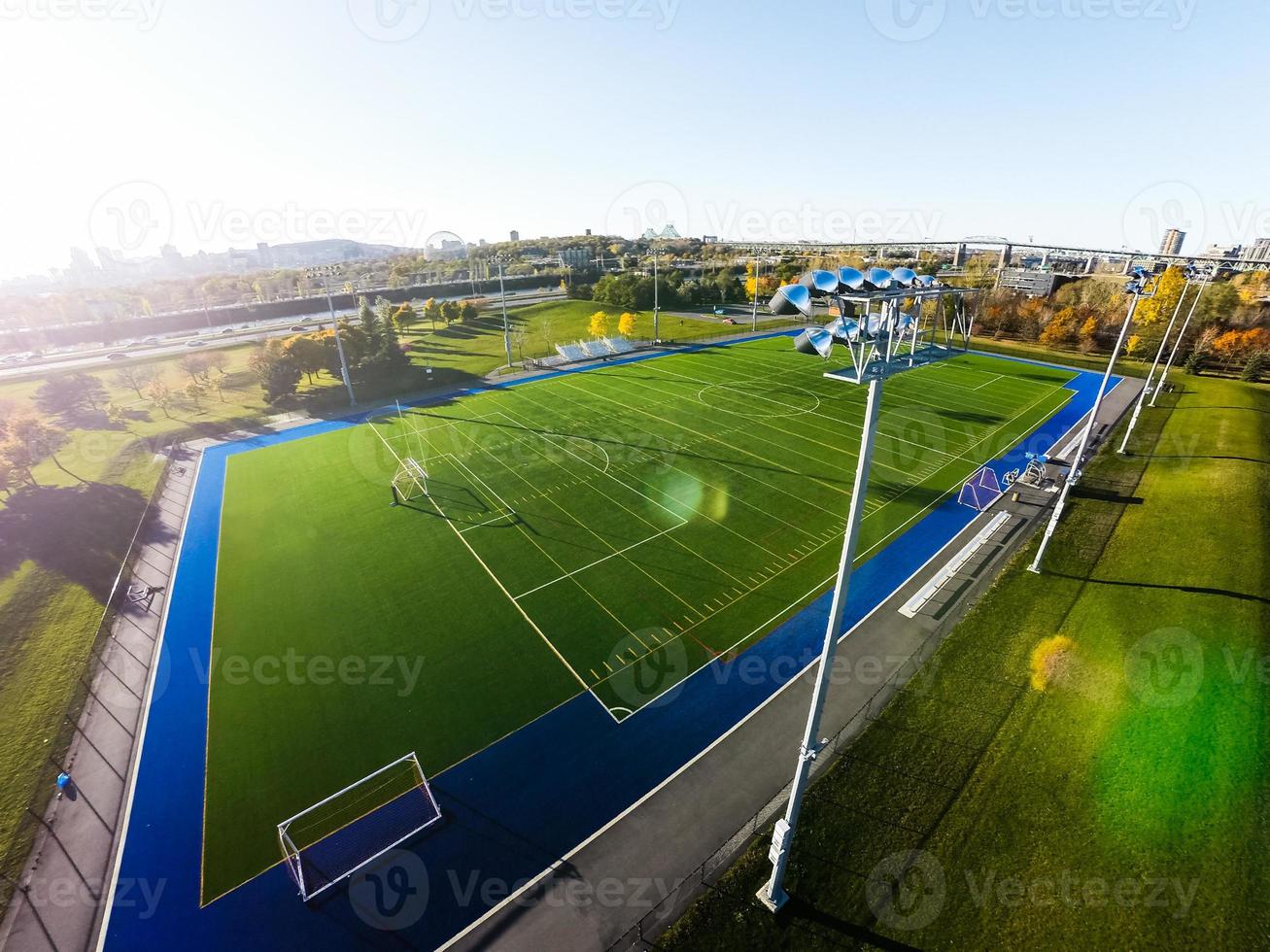 vue aérienne du terrain de football en plein air photo