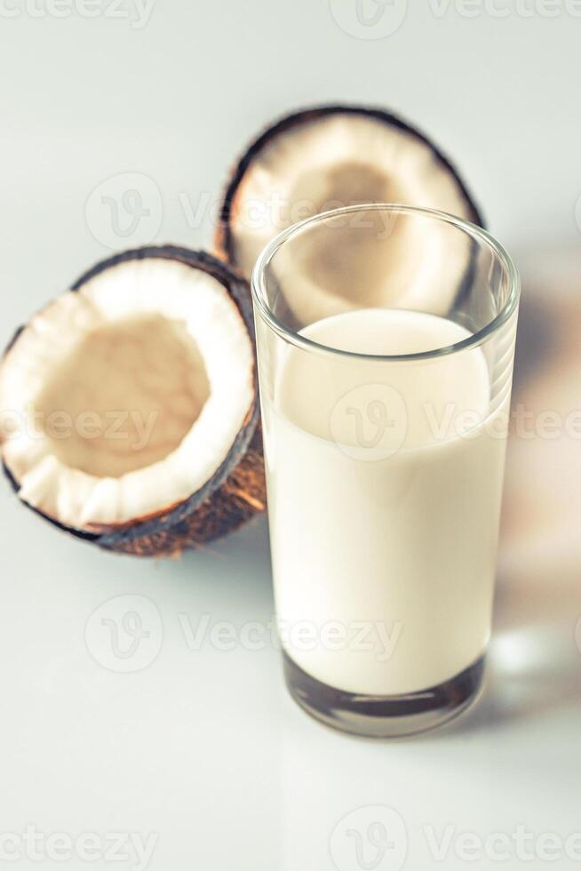 verre de noix de coco Lait photo