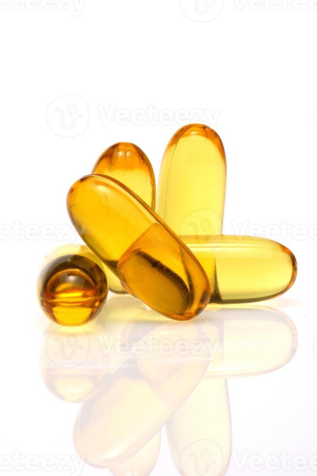 pilules avec poisson huile, le célèbre oméga 3 cette est bien pour votre santé photo