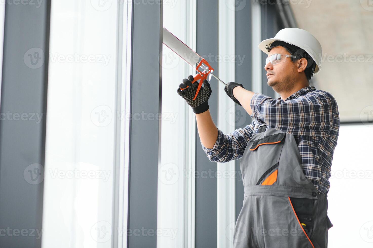 construction ouvrier réparer Plastique les fenêtres. bannière conception photo