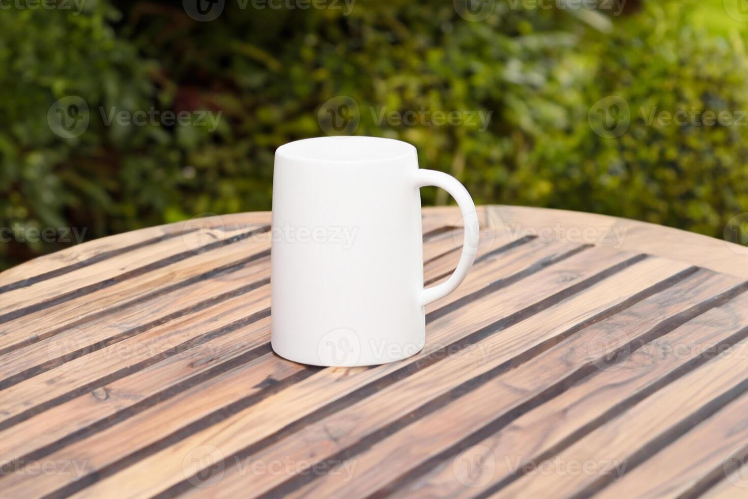 capturer le beauté de une blanc maquette tasse, une Vide Toile prêt pour personnalisation et la créativité photo