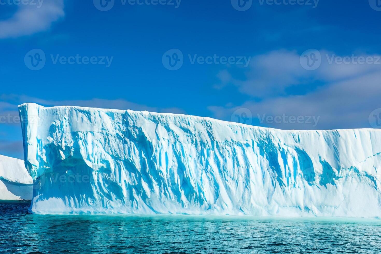 majestueux la glace falaises couronné par une cool atmosphère, encadré par le magnifique mer et ciel, prestidigitation une harmonieux panorama de la nature glacé grandeur et océanique splendeur photo