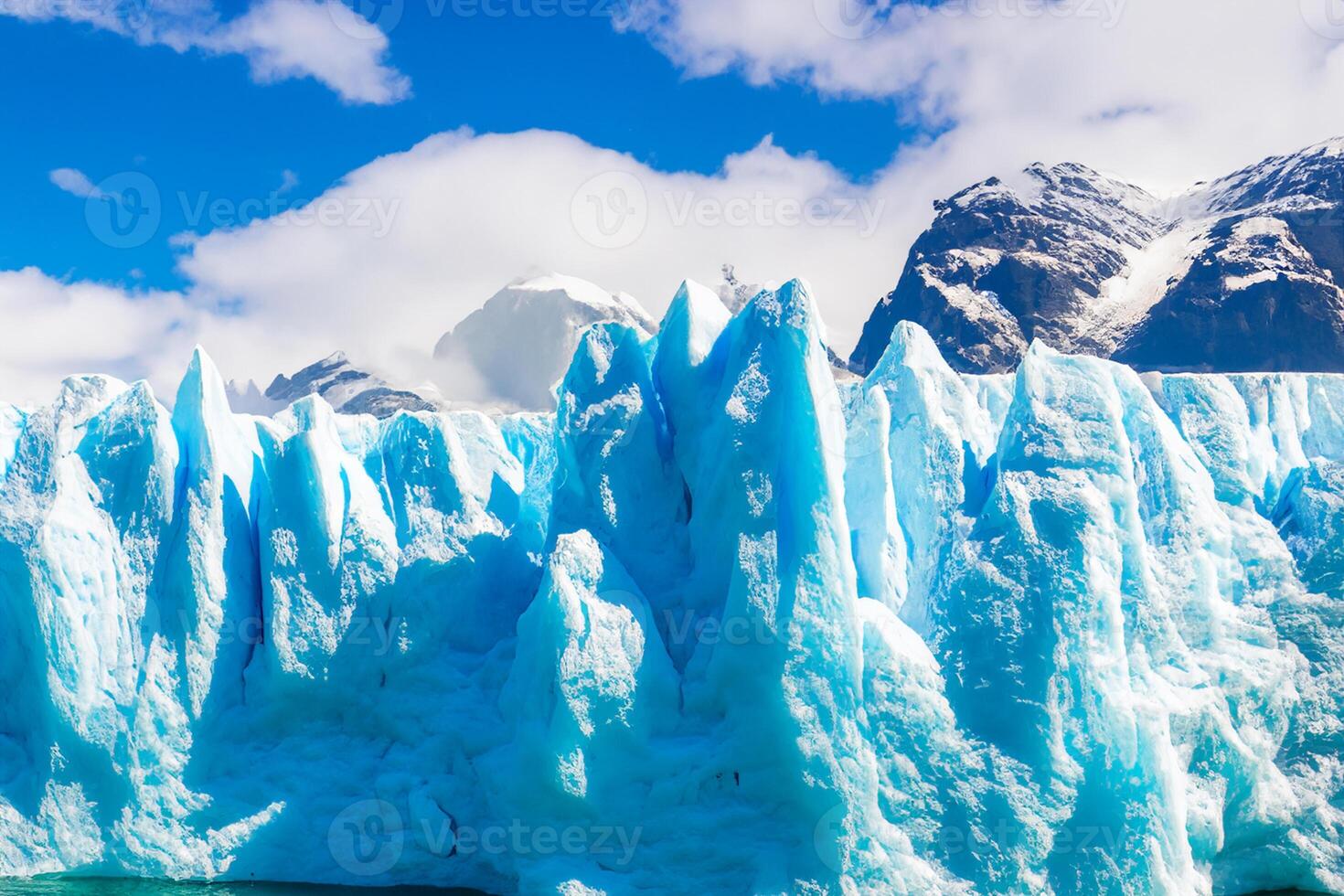 majestueux la glace falaises couronné par une cool atmosphère, encadré par le magnifique mer et ciel, prestidigitation une harmonieux panorama de la nature glacé grandeur et océanique splendeur photo