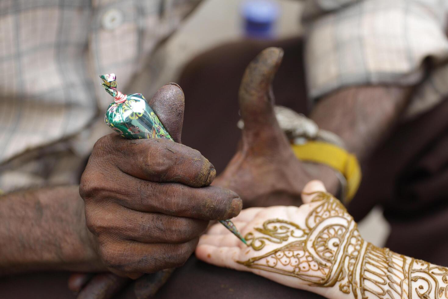 henné ou mehndi tatouages sur mains photo