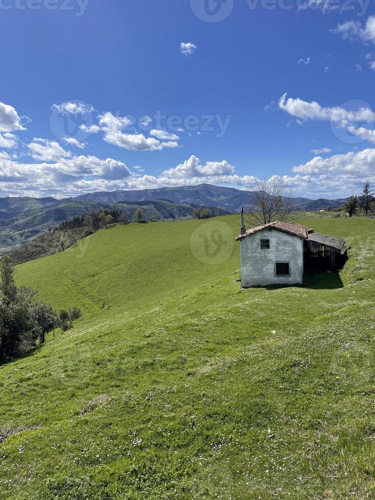 paysage sur le pèlerinage route camino del Norte dans nord Espagne photo