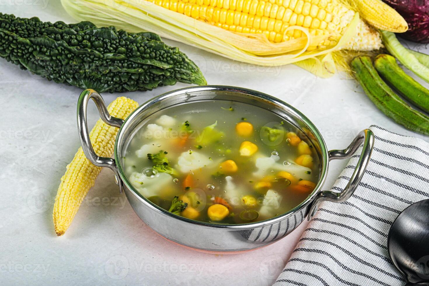 soupe avec blé et brocoli photo