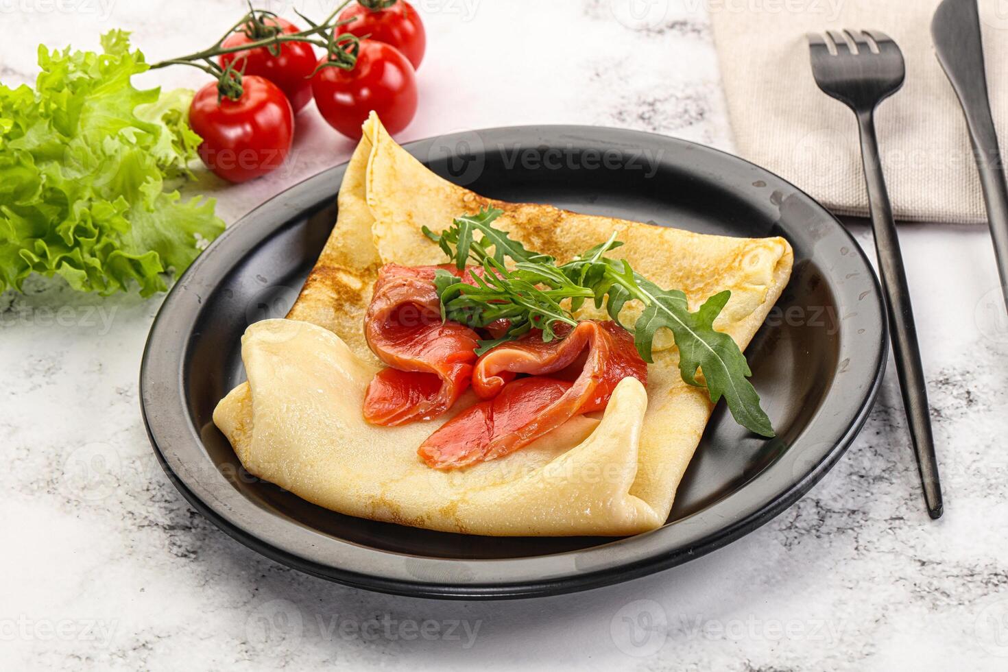 russe crêpe avec Saumon poisson photo