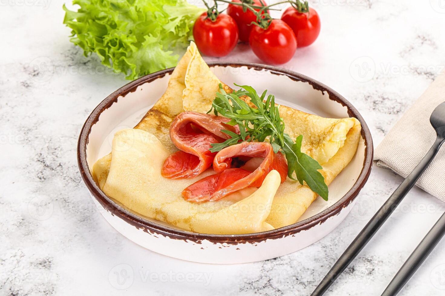 russe crêpe avec Saumon poisson photo