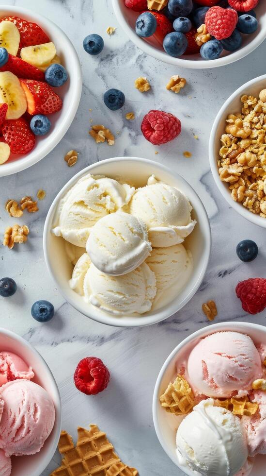 vanille et fraise la glace crème boules photo