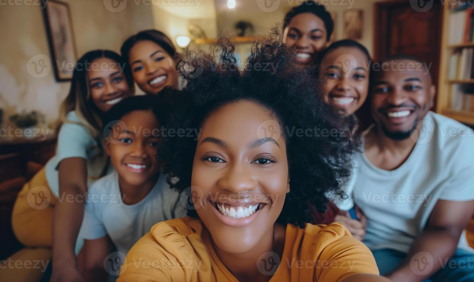 joyeux multi générationnel africain américain famille groupe selfie photo