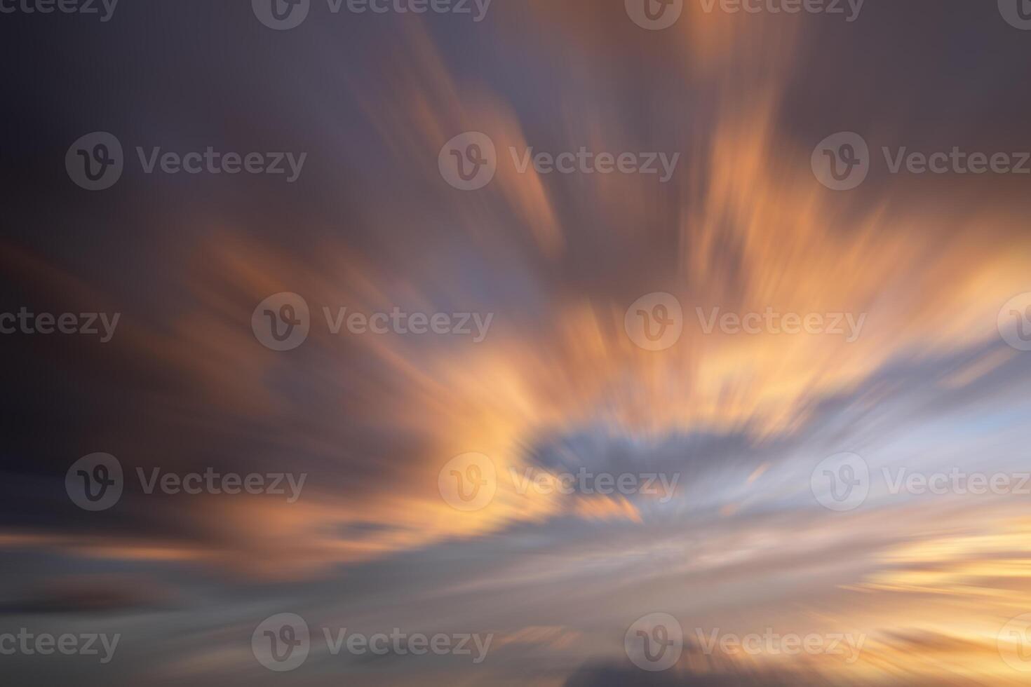 ciel avec des nuages dramatiques photo