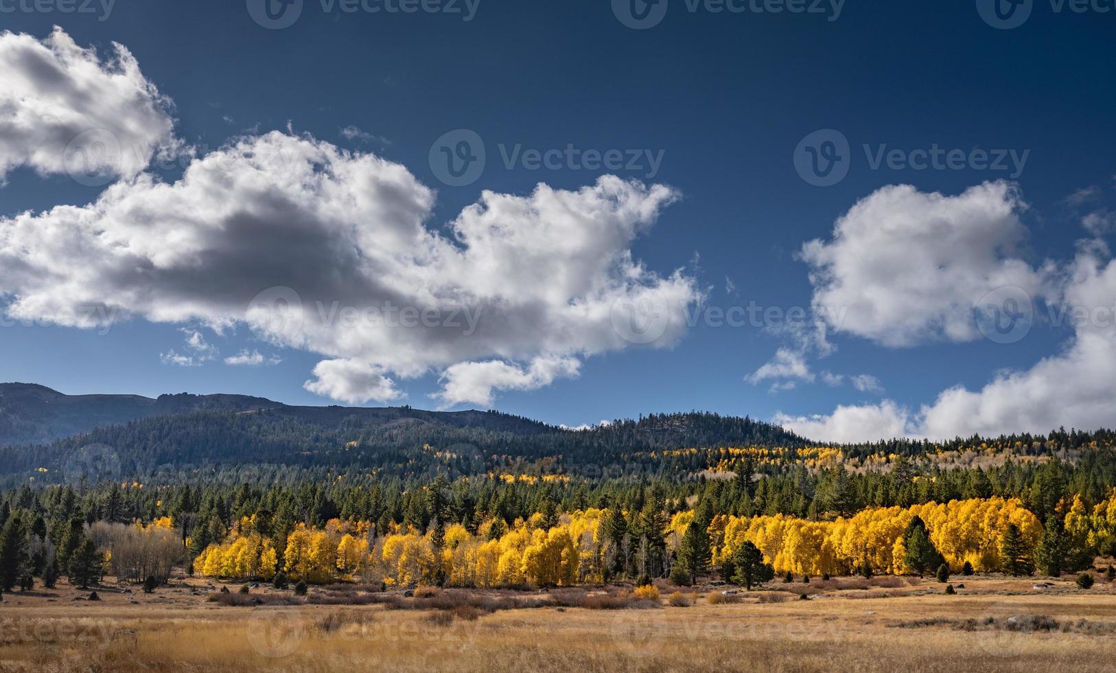 Aperçu de la vallée de l'espoir à l'automne photo