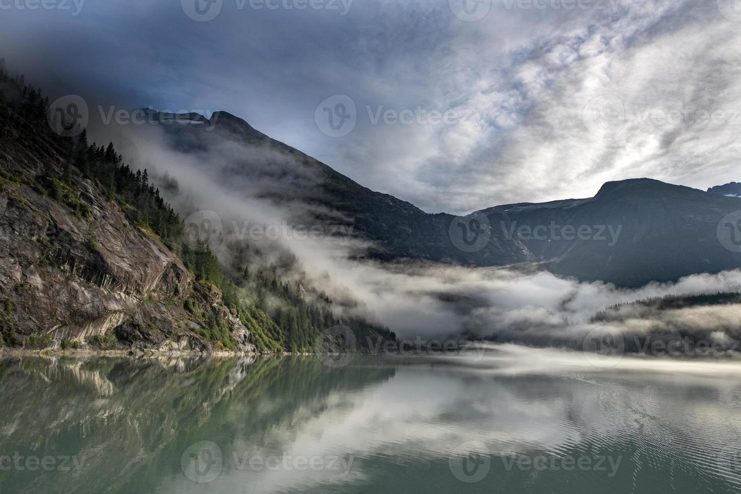 brumes matinales, gué terreur, alaska photo