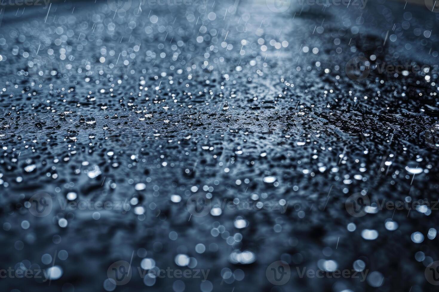 pluvieux temps, gouttes de pluie chute sur le asphalte photo