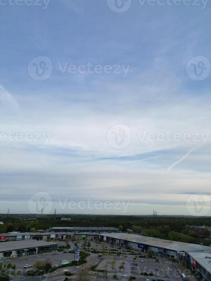 aérien vue de central Dartford Londres ville de Angleterre uni Royaume, avril 14ème, 2024 photo