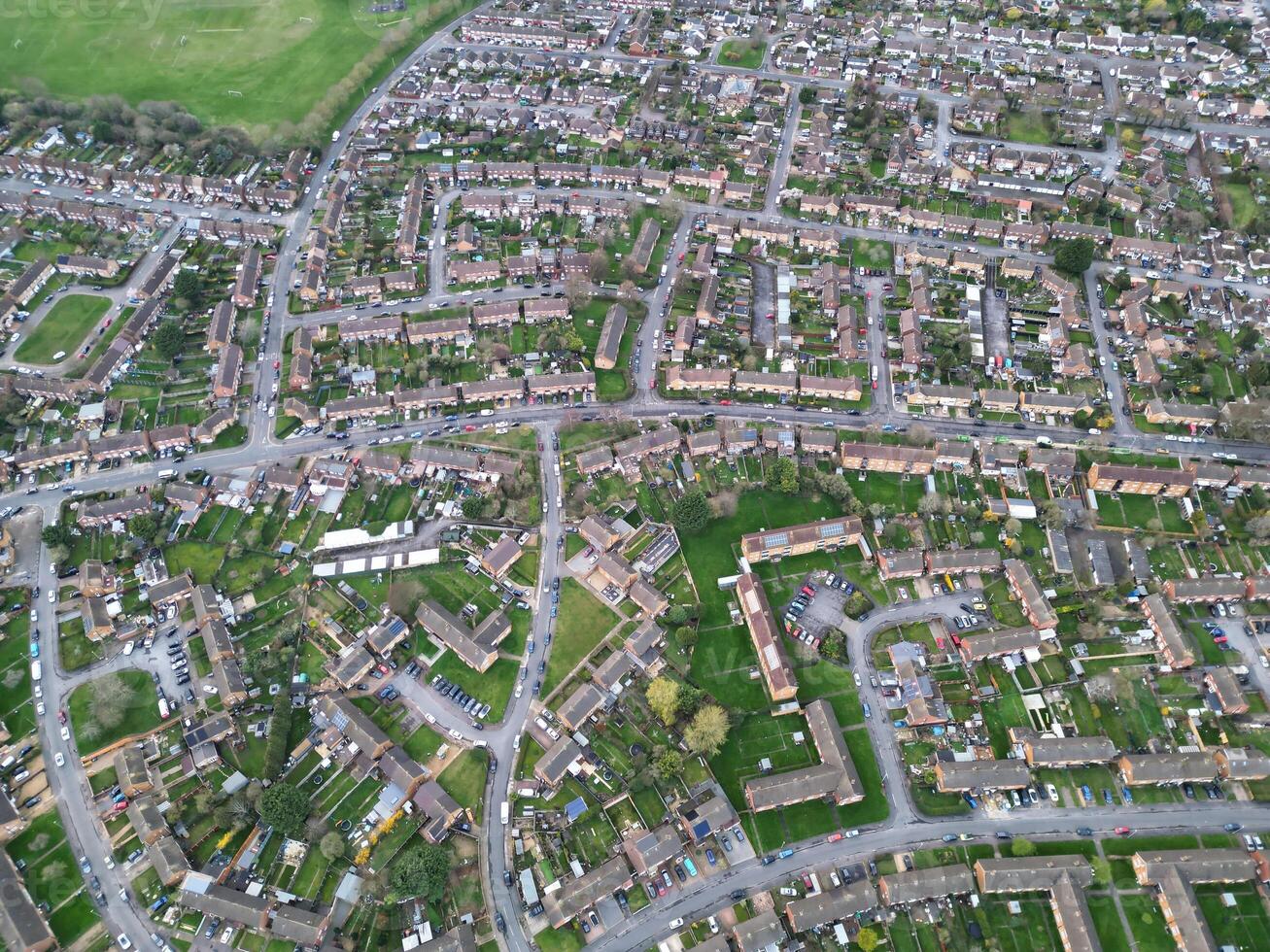 aérien vue de Résidentiel biens à luton ville de Angleterre pendant le coucher du soleil. uni Royaume. Mars 17ème, 2024 photo