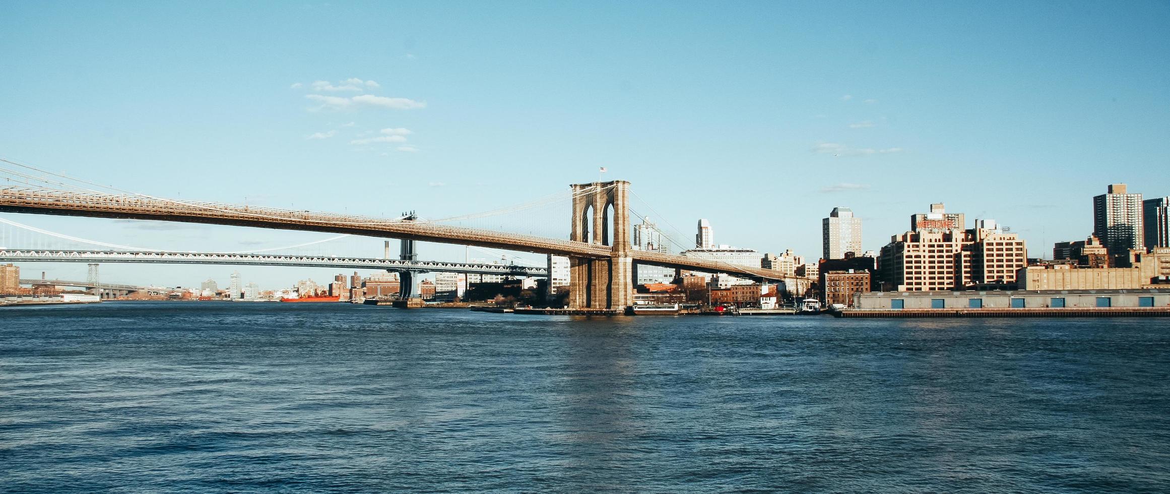 new york, états-unis. février 2009. vue panoramique sur le pont de brooklyn day. photo