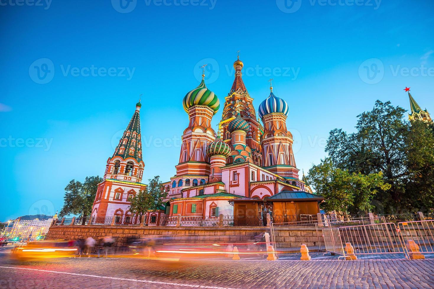 Cathédrale du basilic sur la place rouge à moscou photo