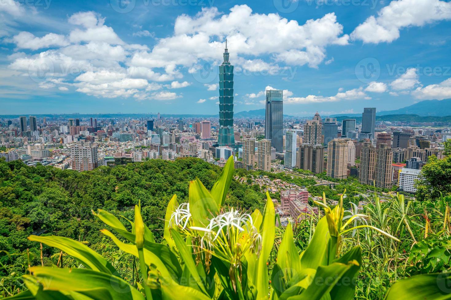 horizon du centre-ville de taipei à taiwan photo