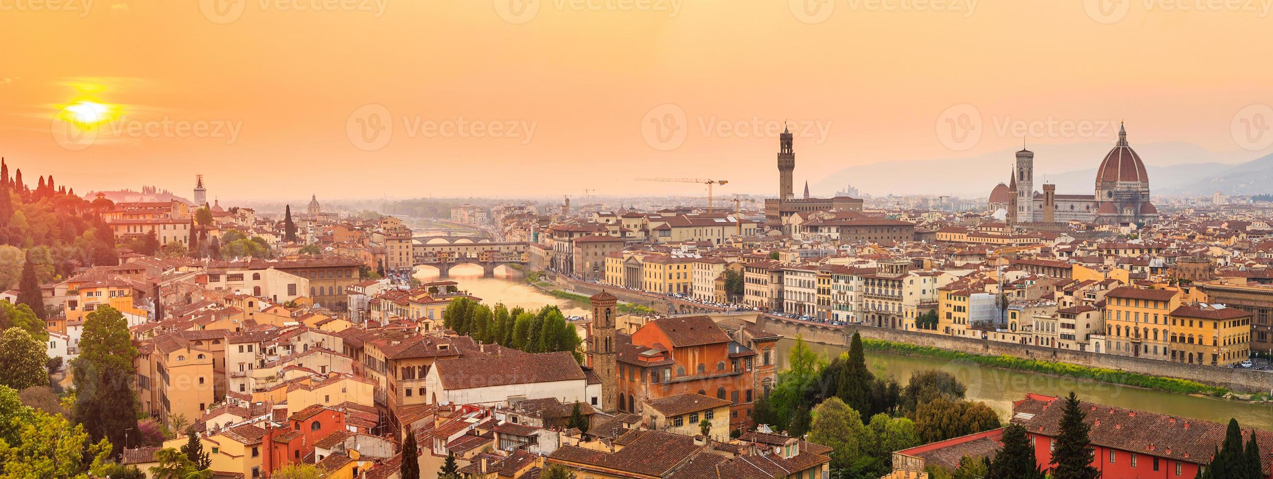 Florence ville au coucher du soleil photo