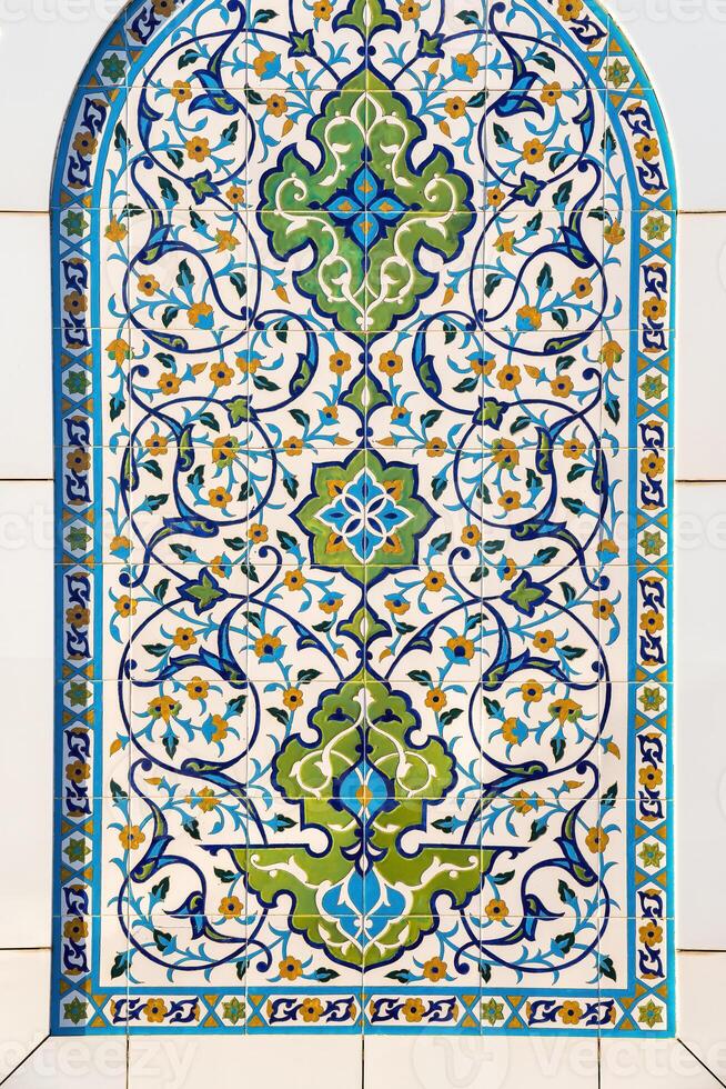 géométrique traditionnel islamique ornement. céramique mosaïque. photo