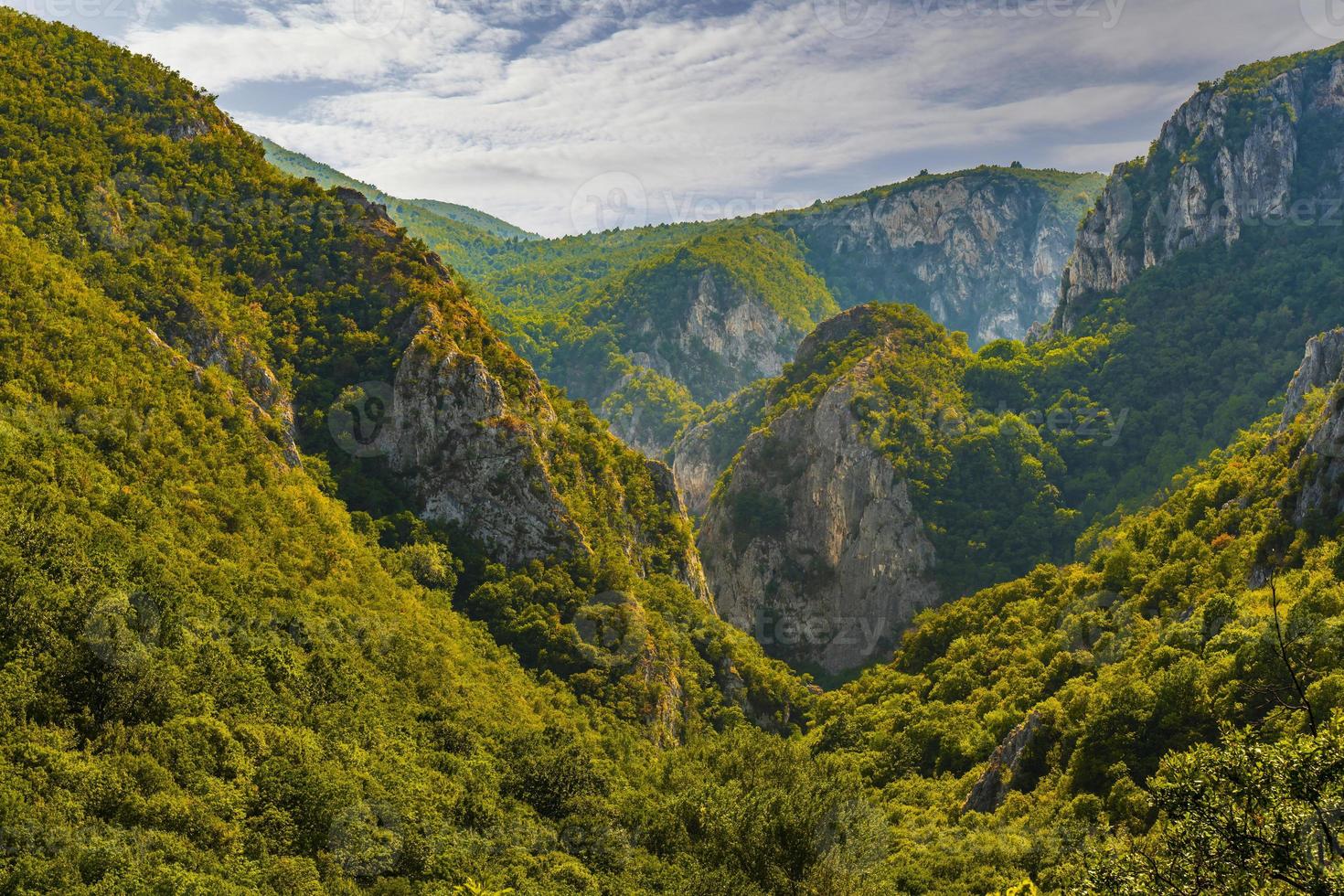 canyon de lazar près de bor dans l'est de la serbie photo