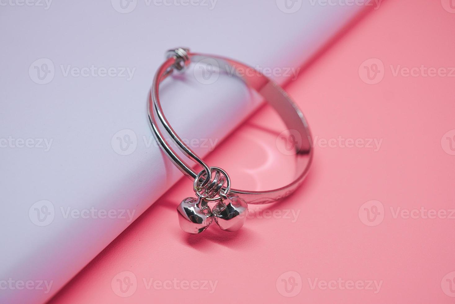 bracelet en argent pour enfants photo