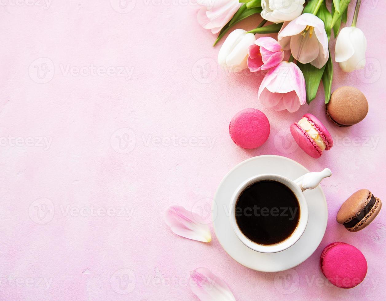 tasse de café et macarons photo